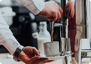 写真:無料の豆挽きコーヒー